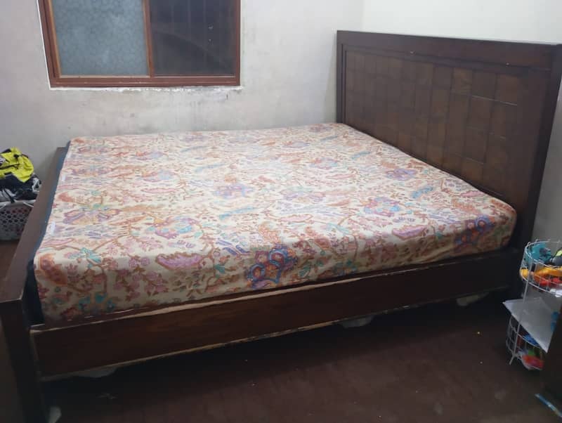 King size bed 3