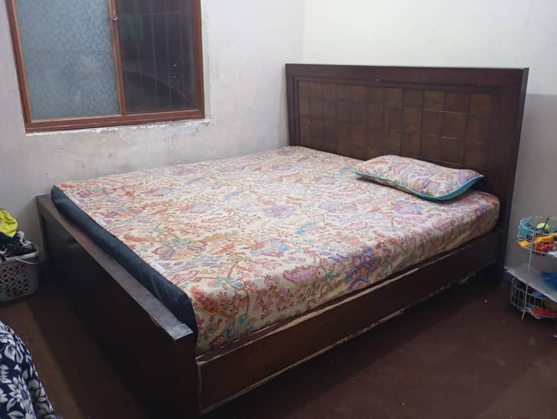 King size bed 5