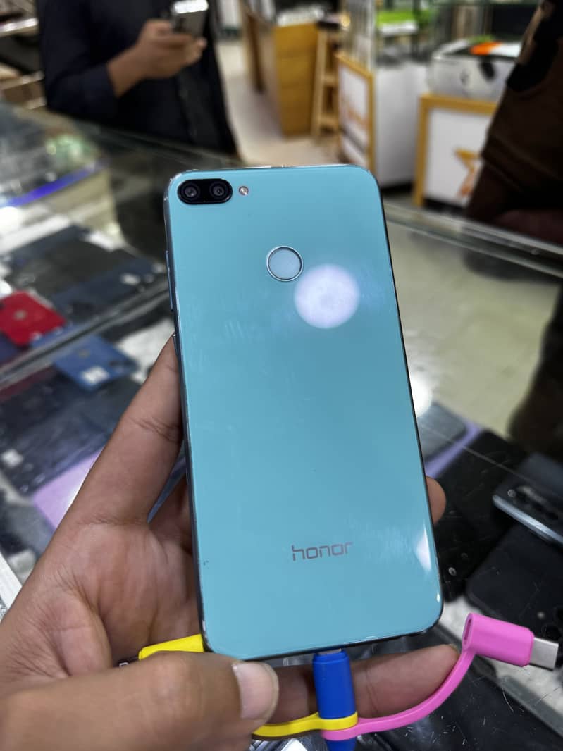Honor 9N 3