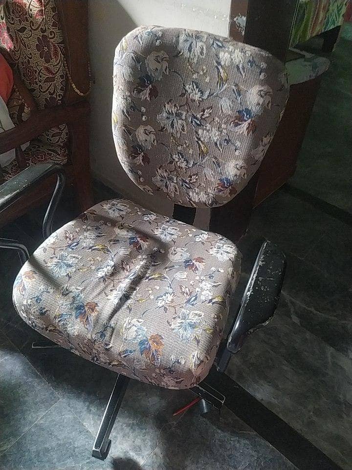 computer chair 1