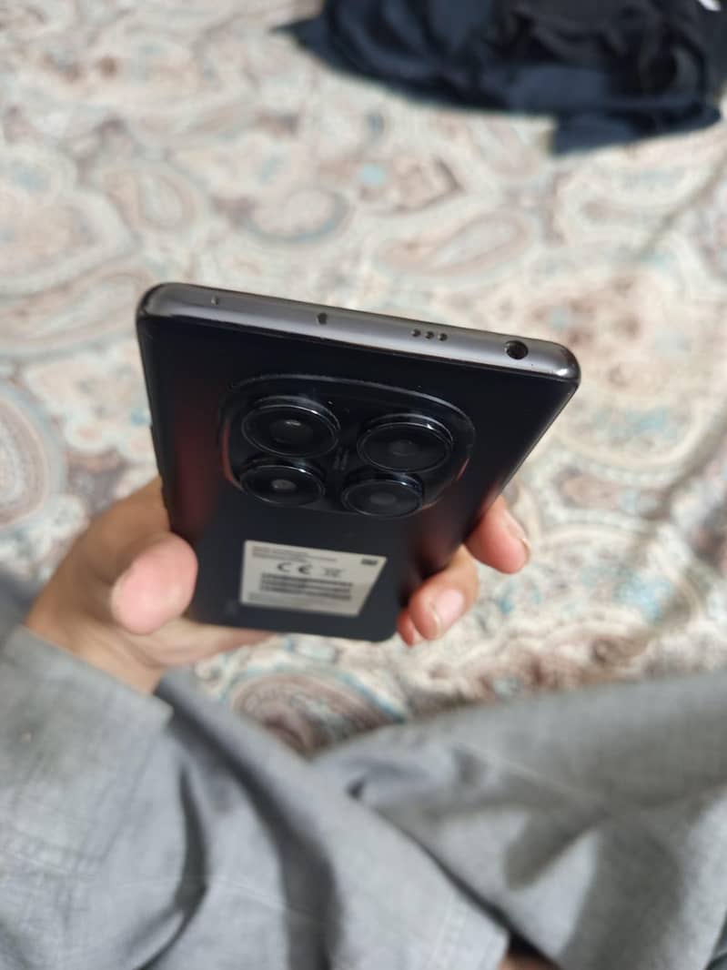 Xiaomi Redmi Note 14 Pro 1