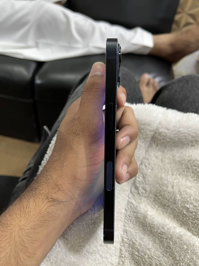 Apple iPhone 13 1