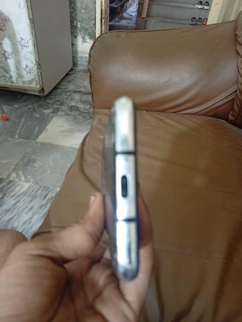 Sharp Aquos r2 | Non Pta 5