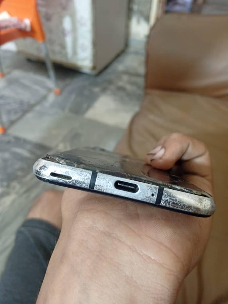 Sharp Aquos r2 | Non Pta 7