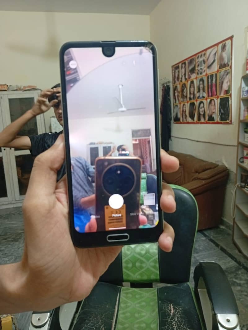 Sharp Aquos r2 | Non Pta 9