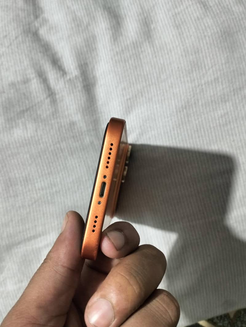 Apple iPhone XR 7