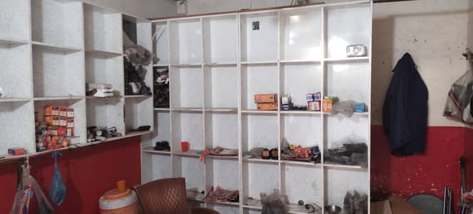 3 1 counter & 3racks for sale size 8/4 location koral Chowk Islamabad