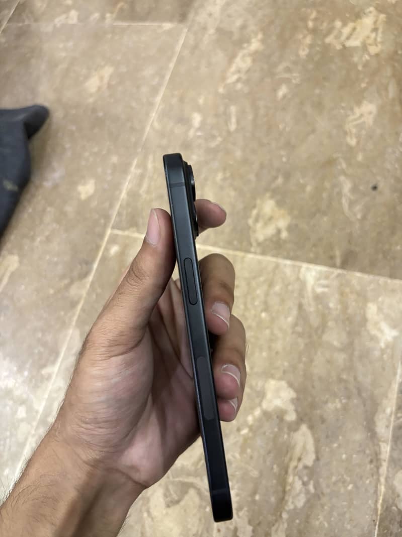 Apple iPhone 15 3