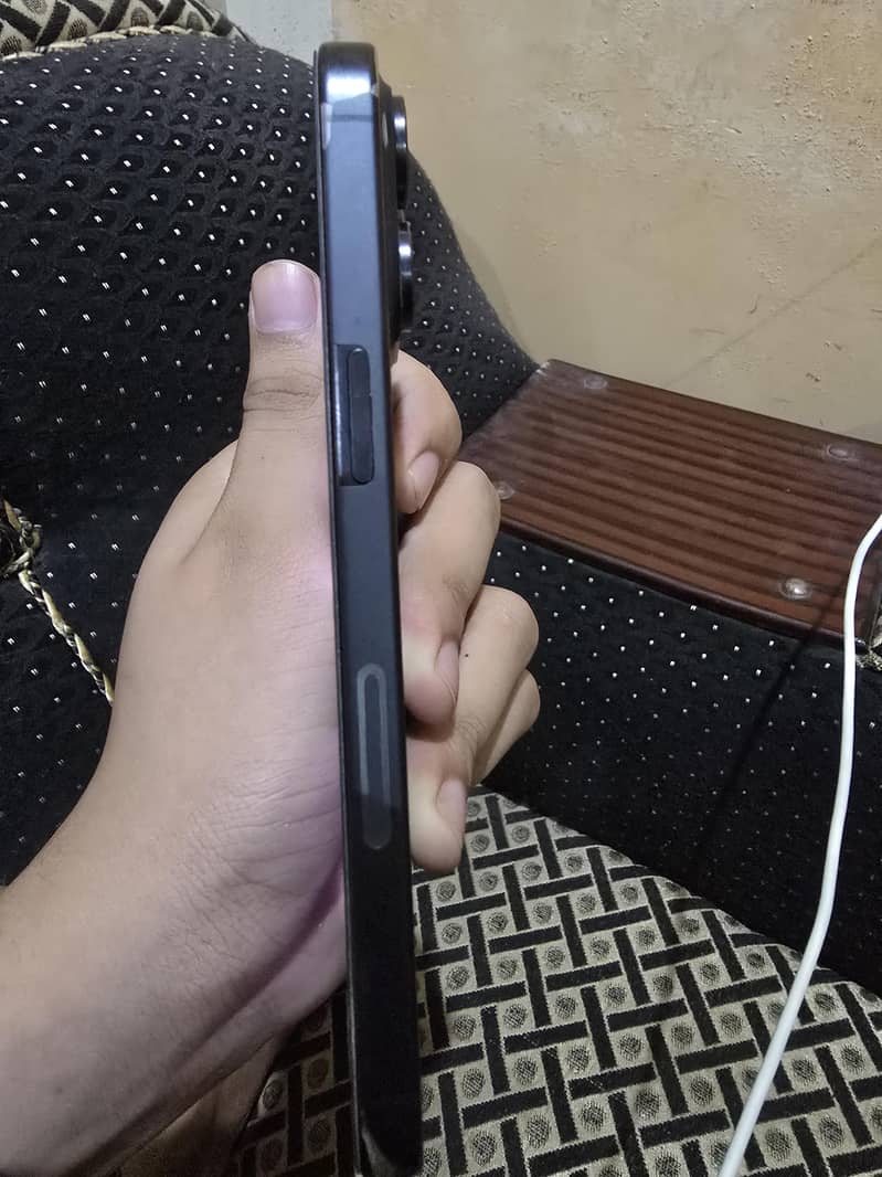 Apple iPhone 15 Pro Max 3