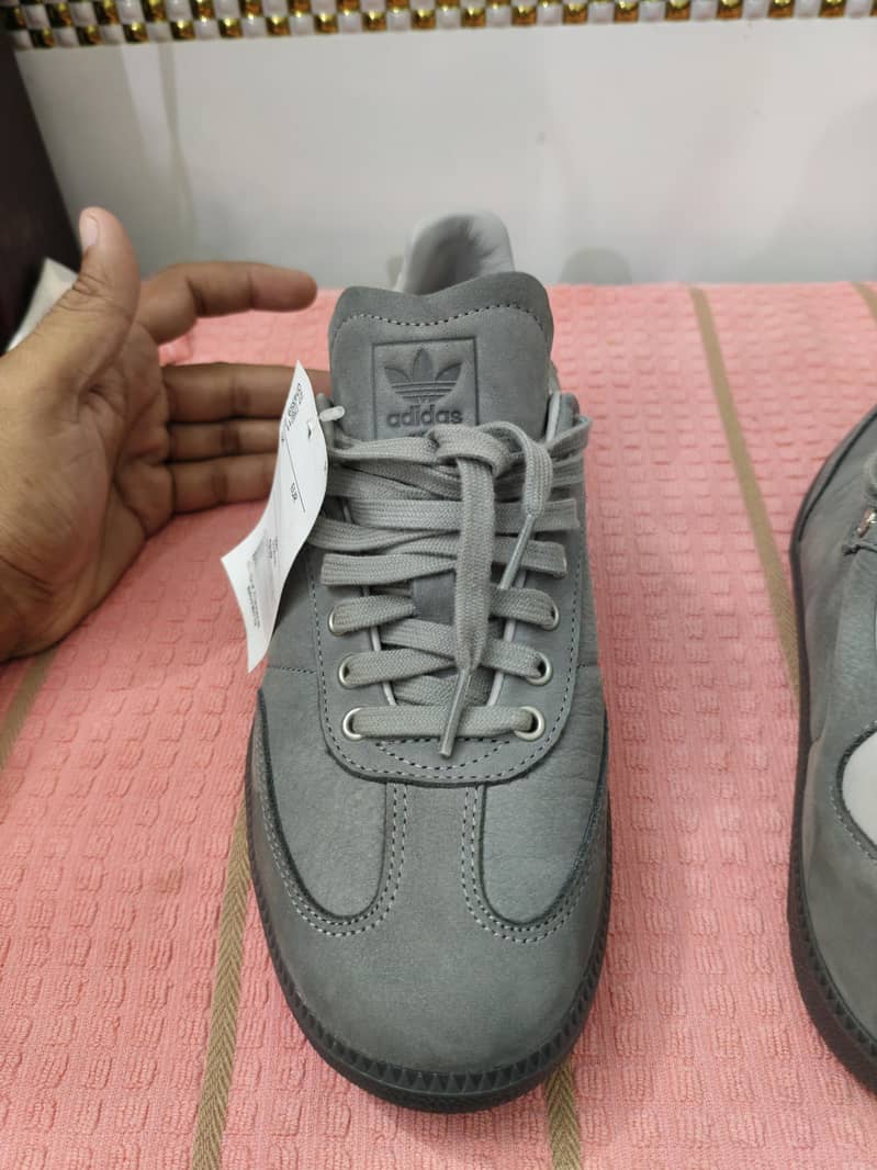 ADIDAS 5