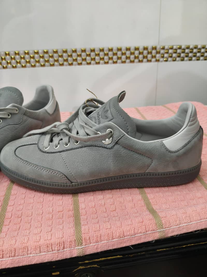 ADIDAS 6
