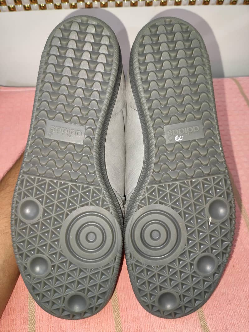 ADIDAS 9