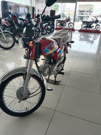 2026 Model Red Bike  Only 4500 KM Driven  Condition 10/10