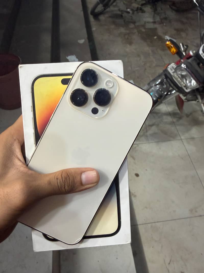 Apple iPhone 14 Pro Max 1