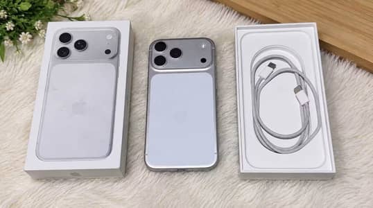 iPhone 17 Pro Max  jv 256Gb 60 cycle 100% health