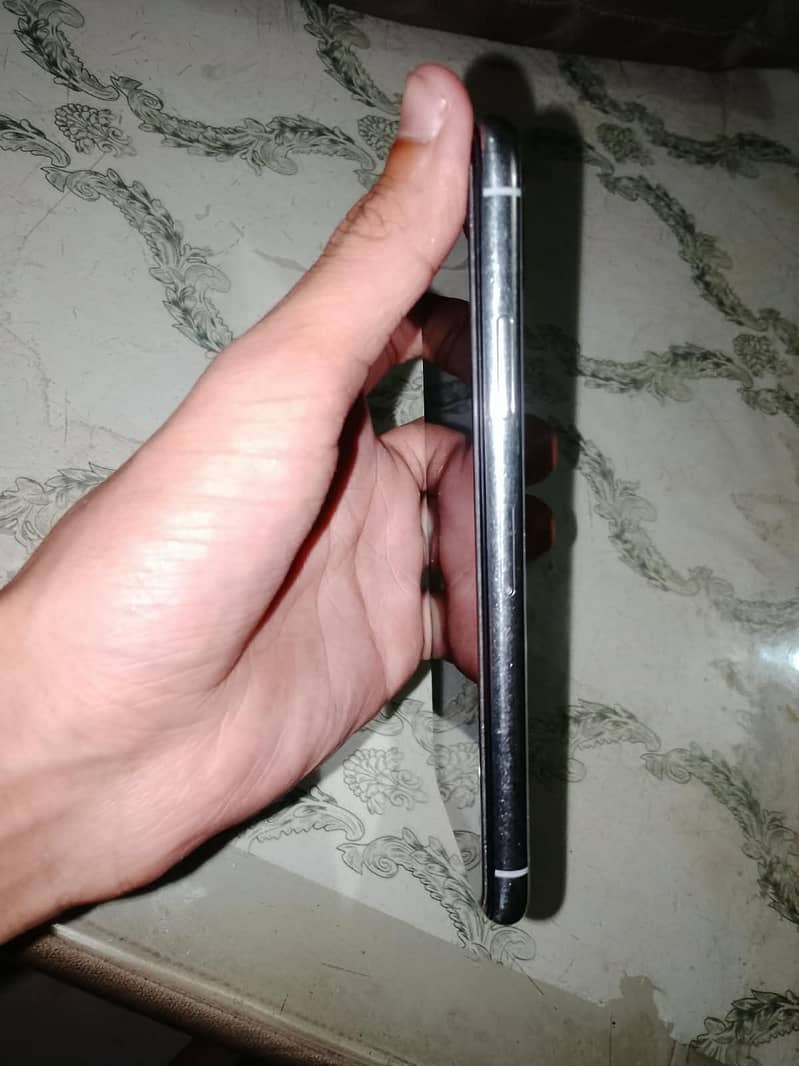 Apple iPhone X 5