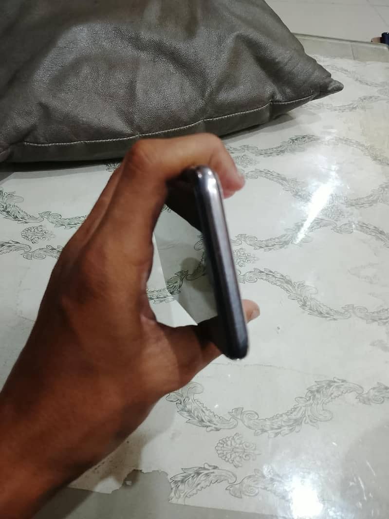 Apple iPhone X 6