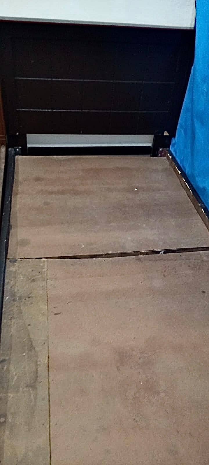 used 2 beds 2