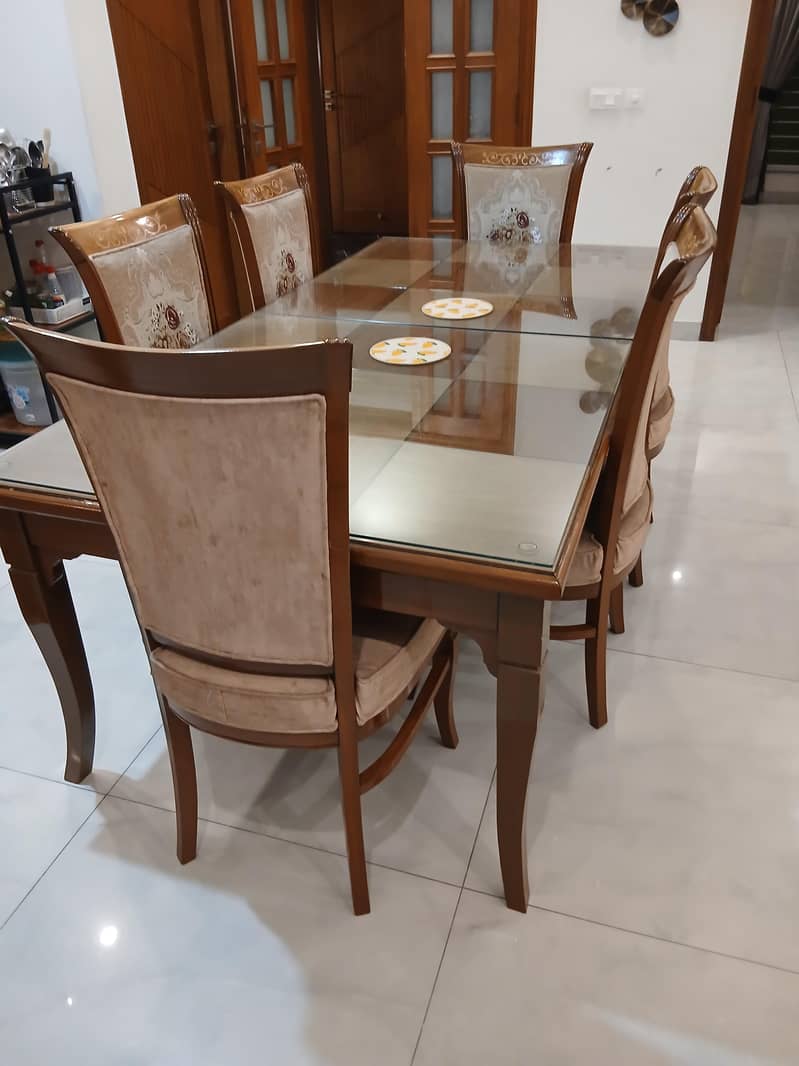 8 seater dining table 0