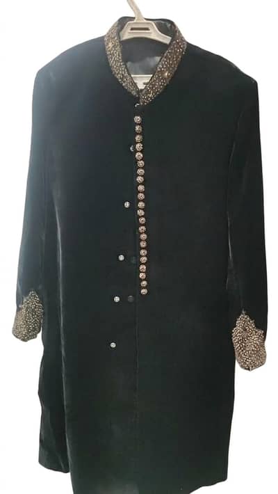 Designer Velvet Sherwani with Matching Qulla / Turban – Excellent Cond