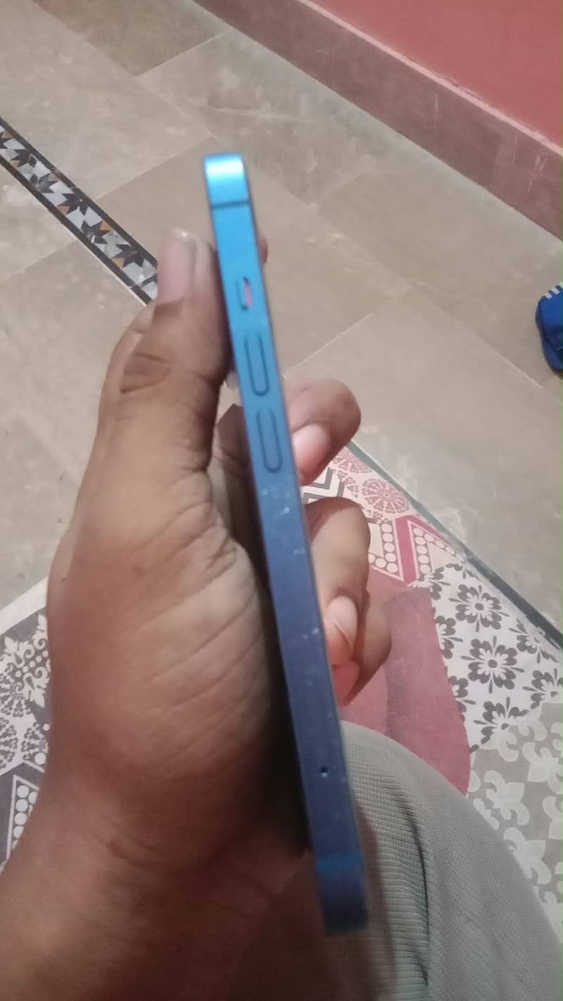 Apple iPhone 13 1