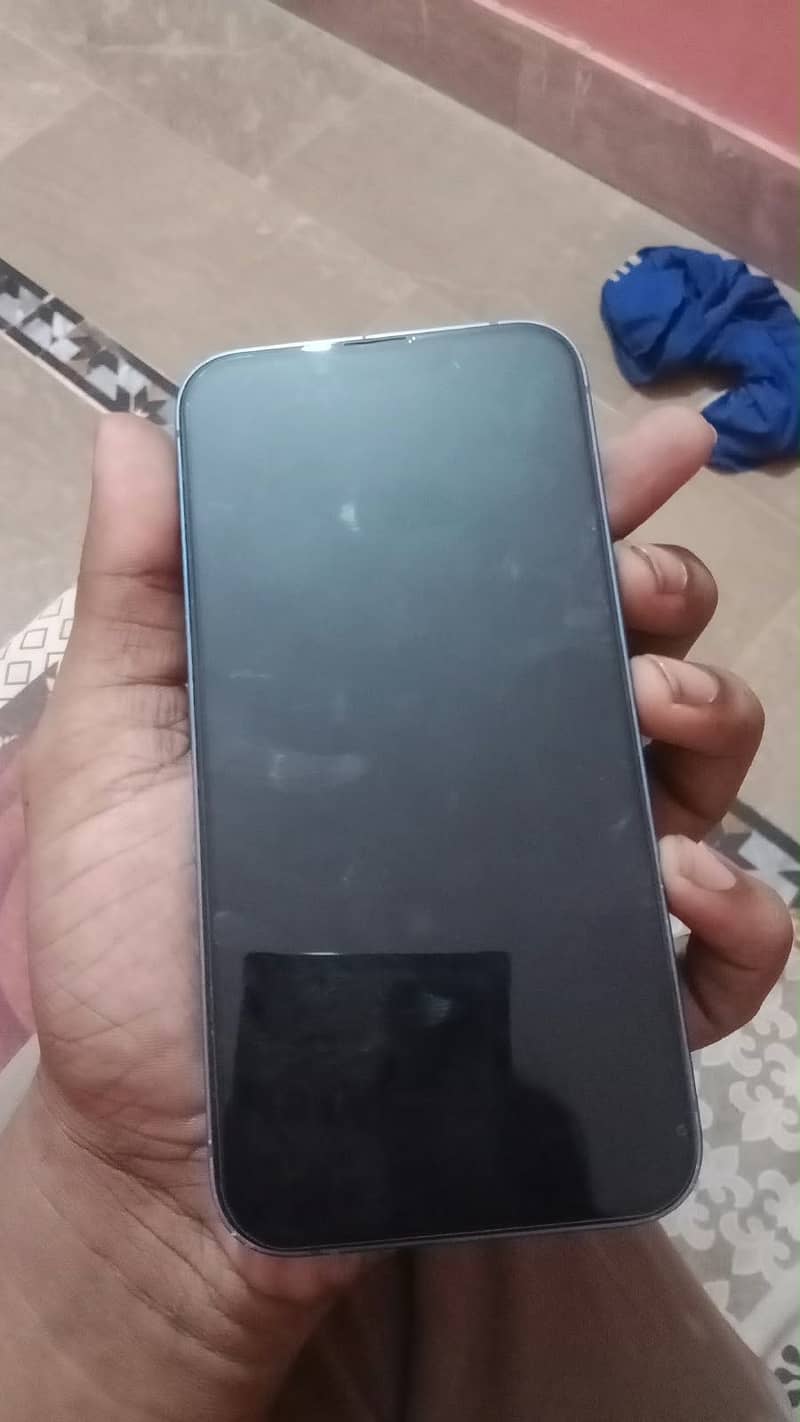 Apple iPhone 13 3