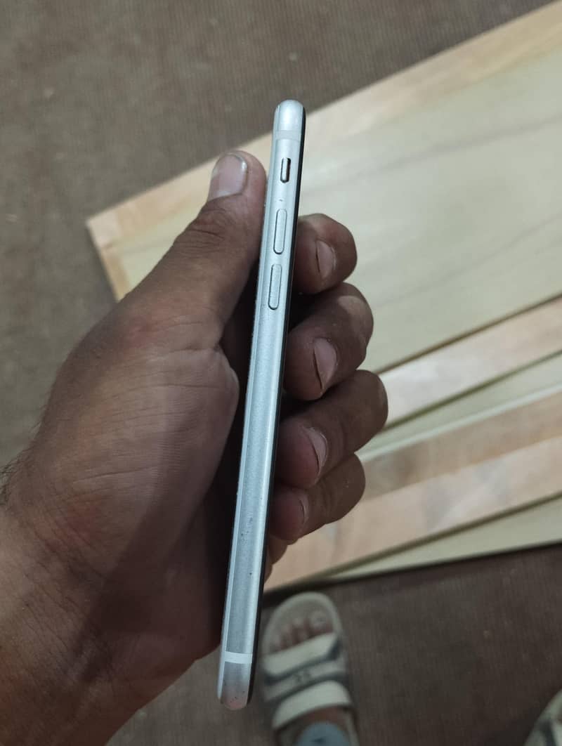 Apple iPhone SE 7