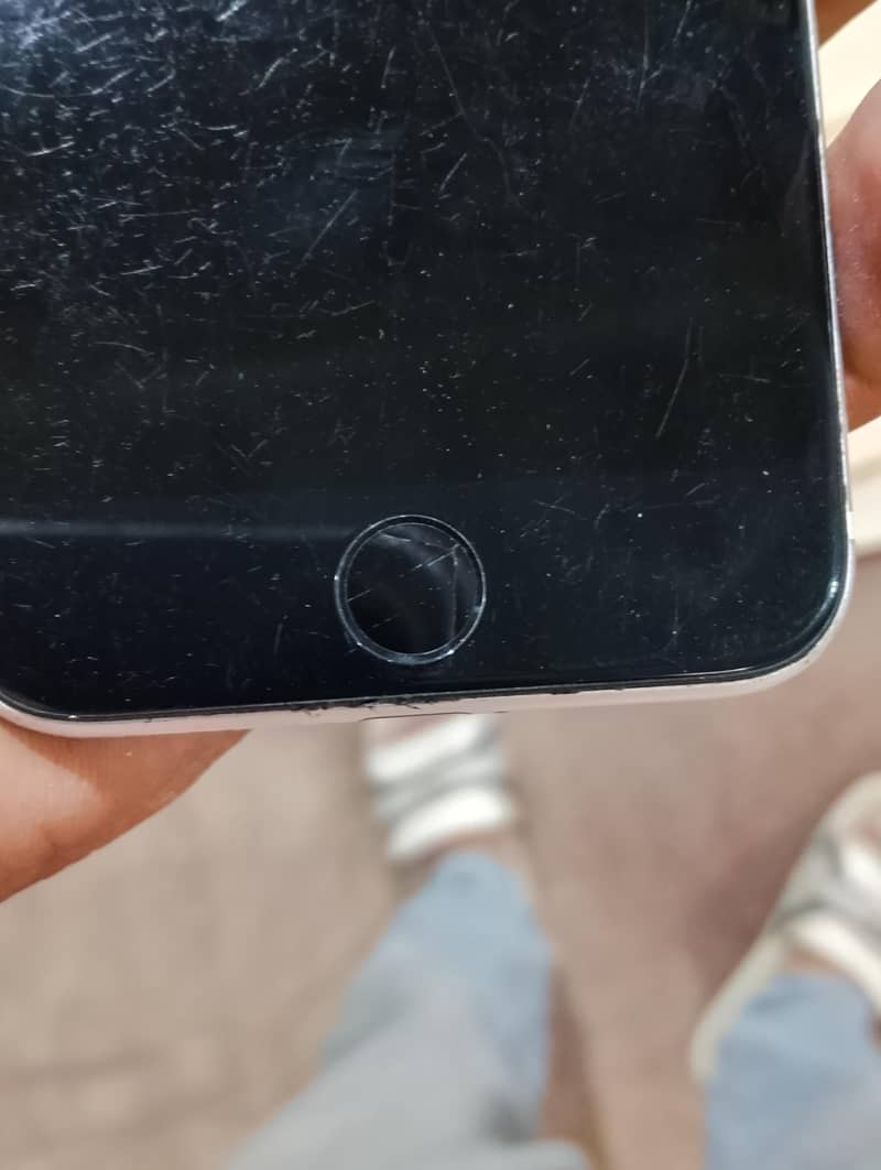 Apple iPhone SE 8