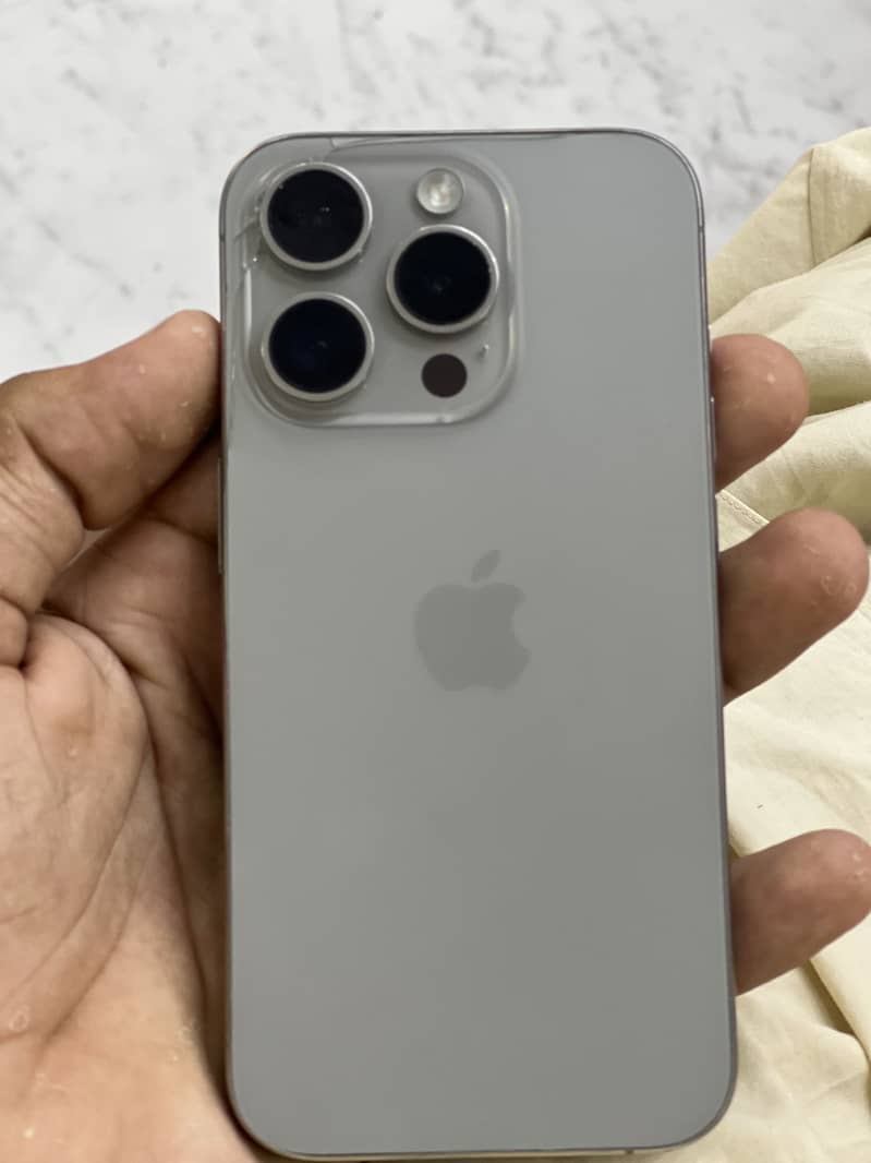 Apple iPhone 15 Pro 0