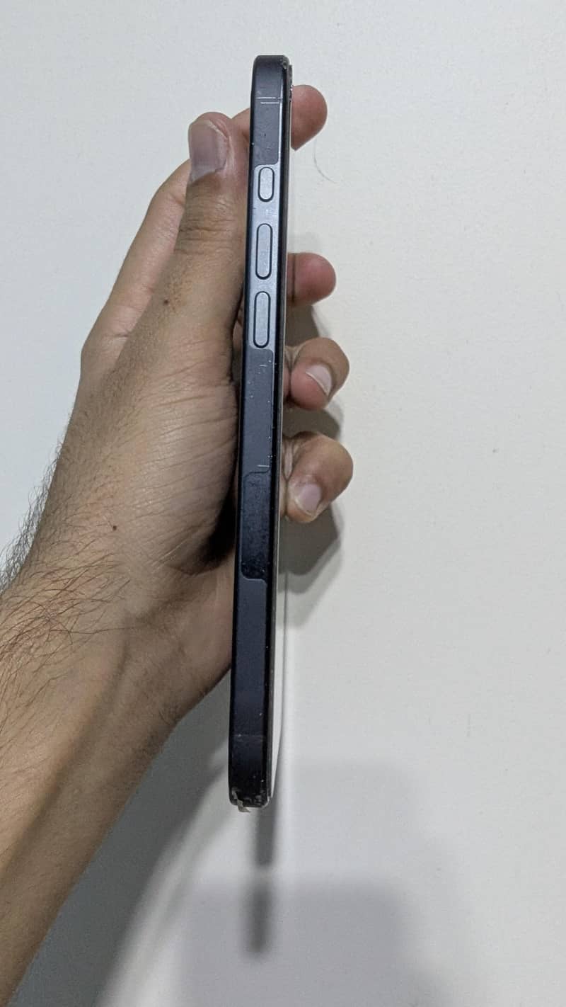 Apple iPhone 16 Plus 3