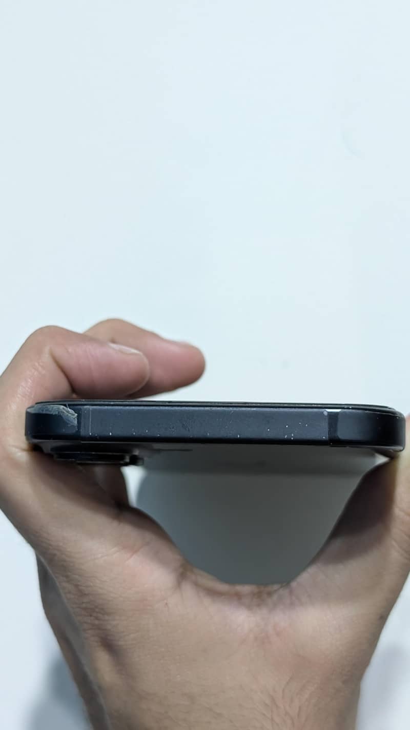 Apple iPhone 16 Plus 4