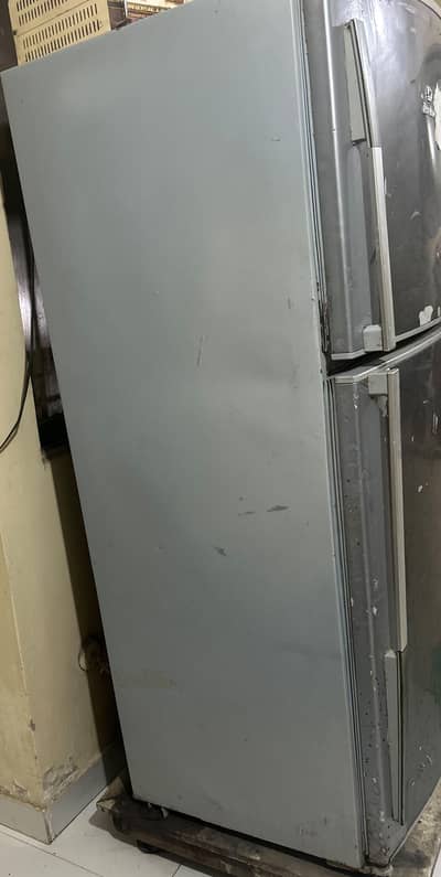 Dawlance Fridge medium size in good condition