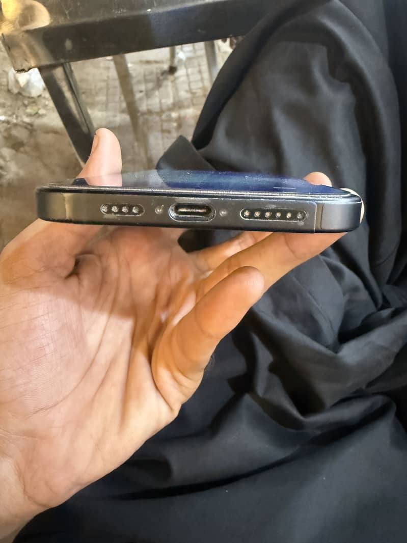 Apple iPhone 16 Plus 2