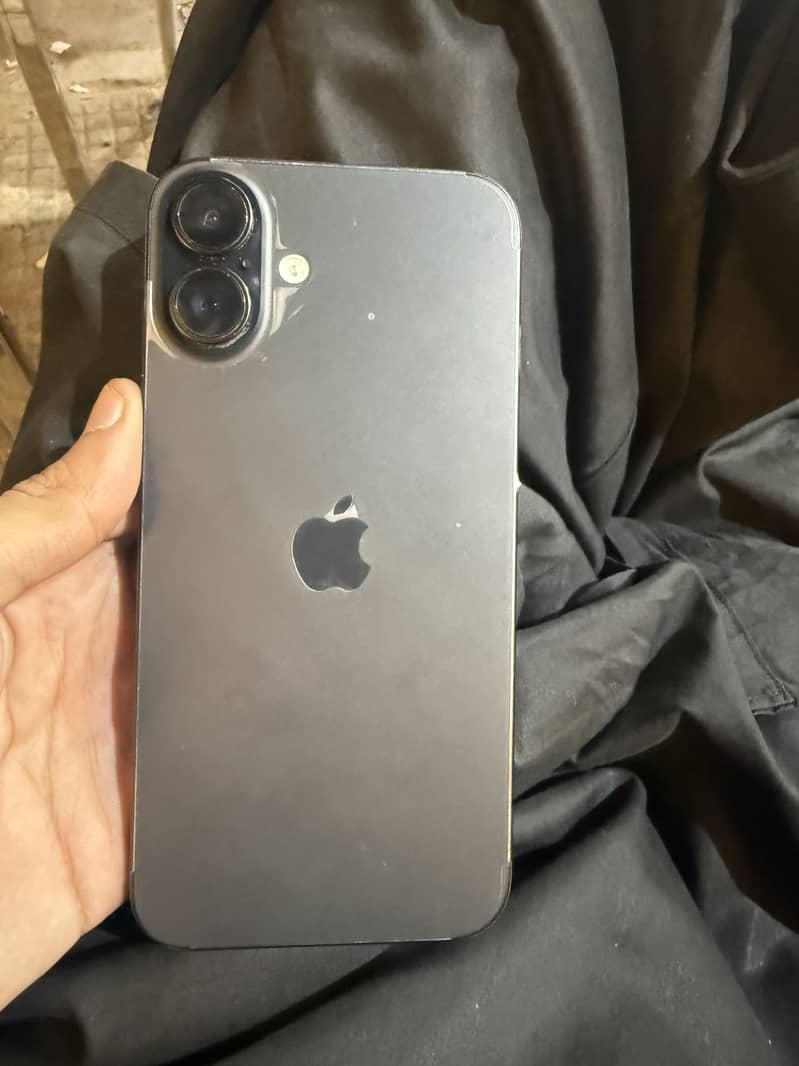 Apple iPhone 16 Plus 5