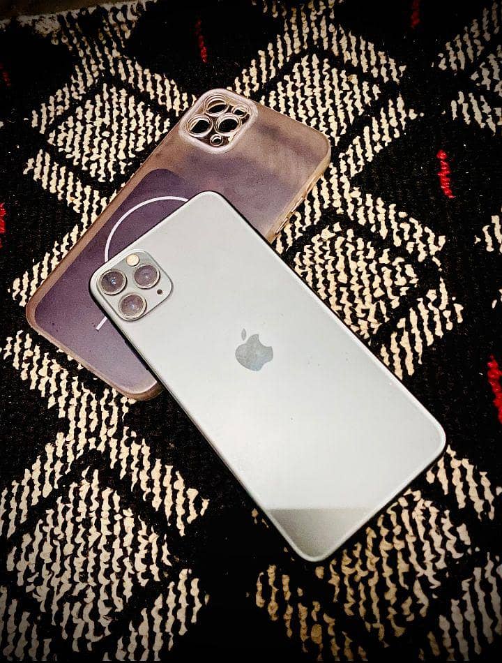 Apple iPhone 11 Pro Max 1