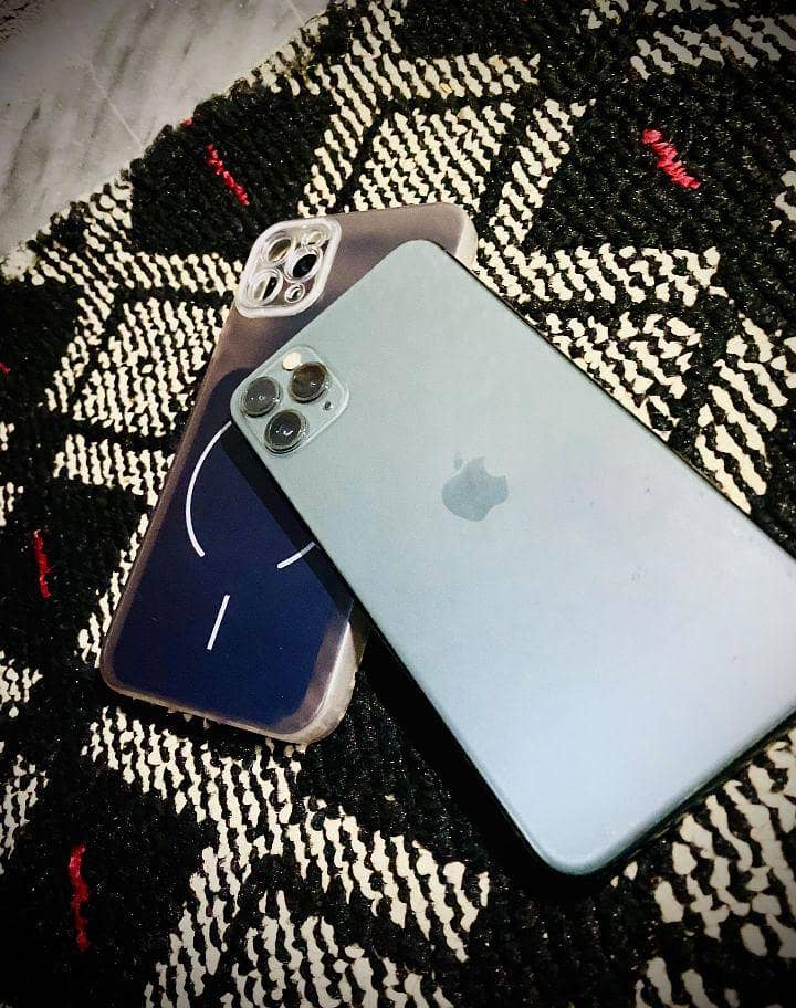 Apple iPhone 11 Pro Max 4