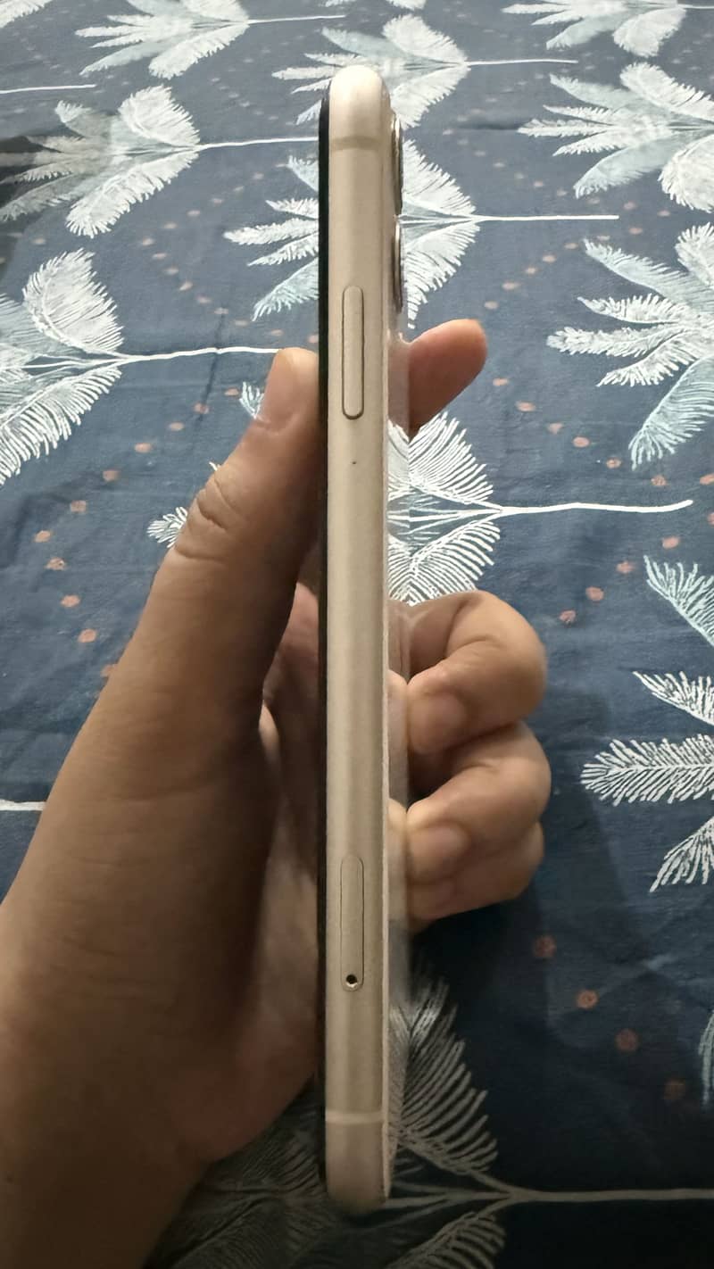 Apple iPhone 11 3