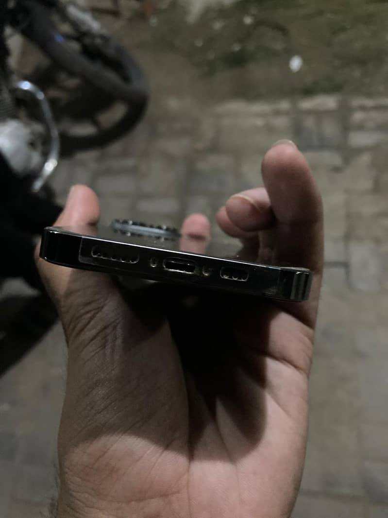 Apple iPhone 13 Pro 3