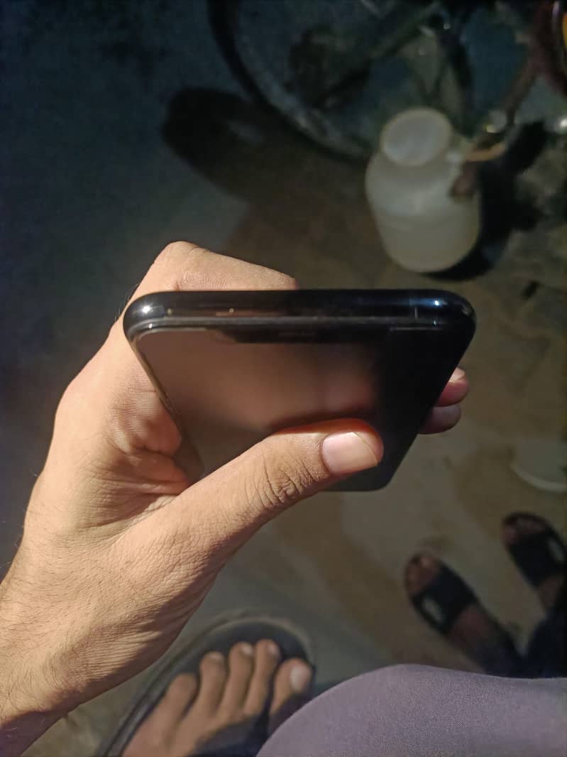 Apple iPhone 11 Pro 1
