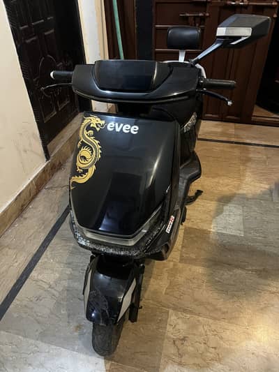 Evee genz scooty in good condition for sale