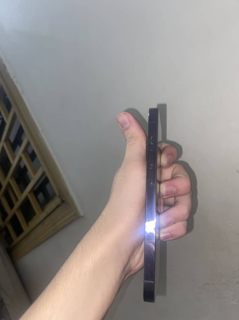 Apple iPhone 14 Pro 2