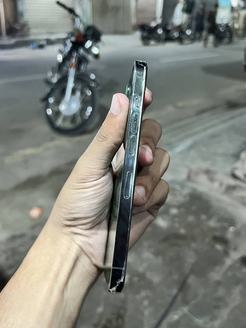 iPhone 13 pro 0