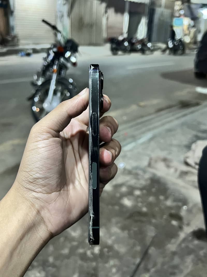 iPhone 13 pro 3