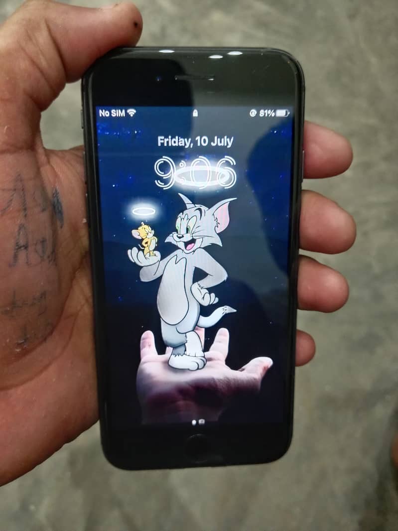 Apple iPhone 8 6