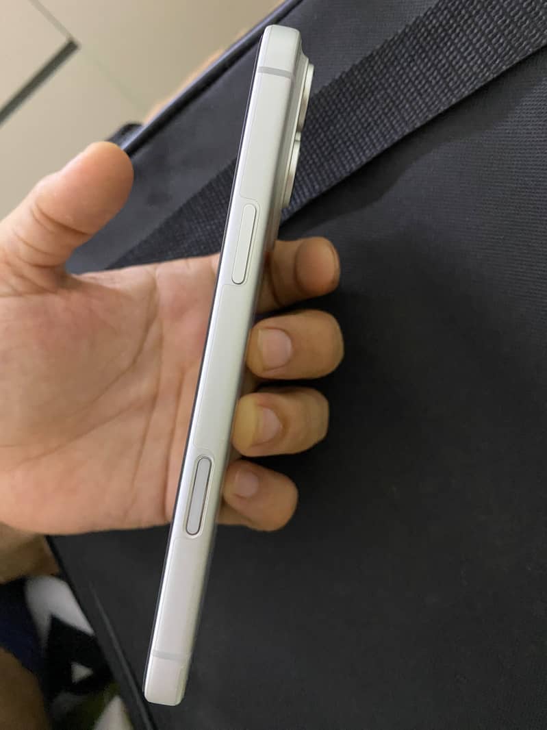 Apple iPhone 17 Pro Max 2