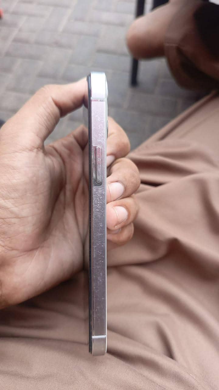 Apple iPhone 12 Pro 4