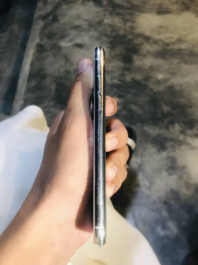 iPhone X 5