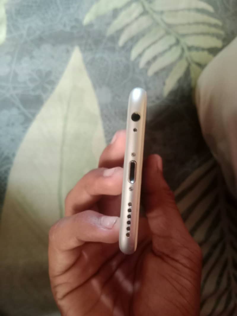 Apple iPhone 6S 2