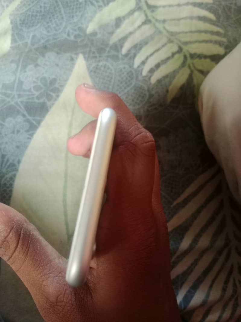 Apple iPhone 6S 6
