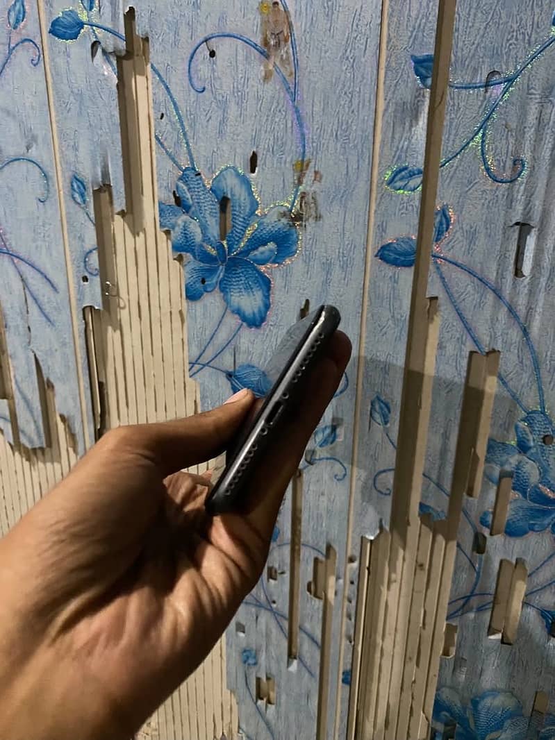 Apple iPhone 8 Plus 3